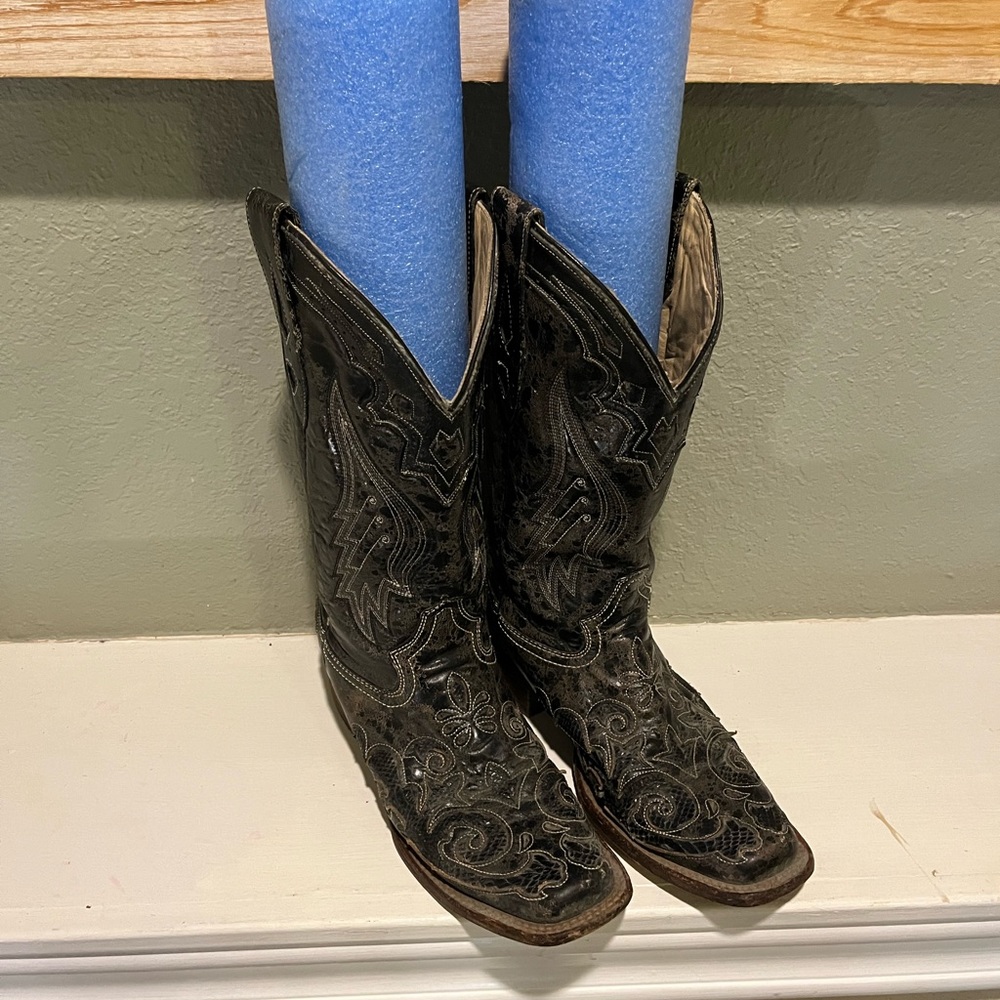 Like NEW Women’s Corral Boots 8 M